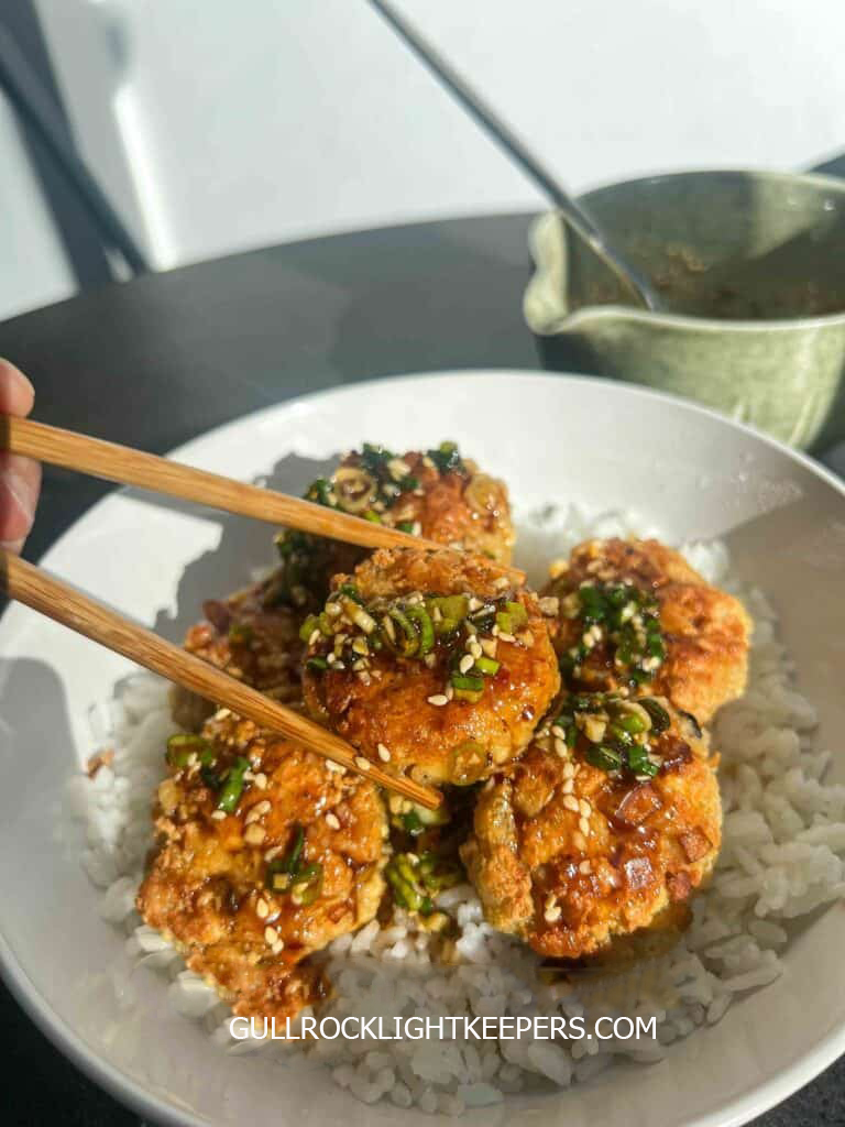 แพตตี้เห็ดและเต้าหู้กับซอสกระเทียม