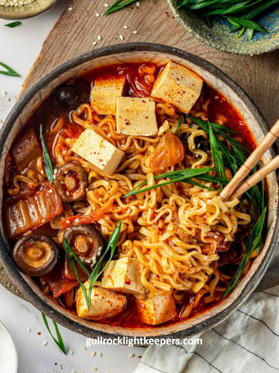 กิมจิราเมนเต้าหู้ สูตรสุขภาพ เผ็ดอร่อย ทำง่าย ภายใน 30 นาที