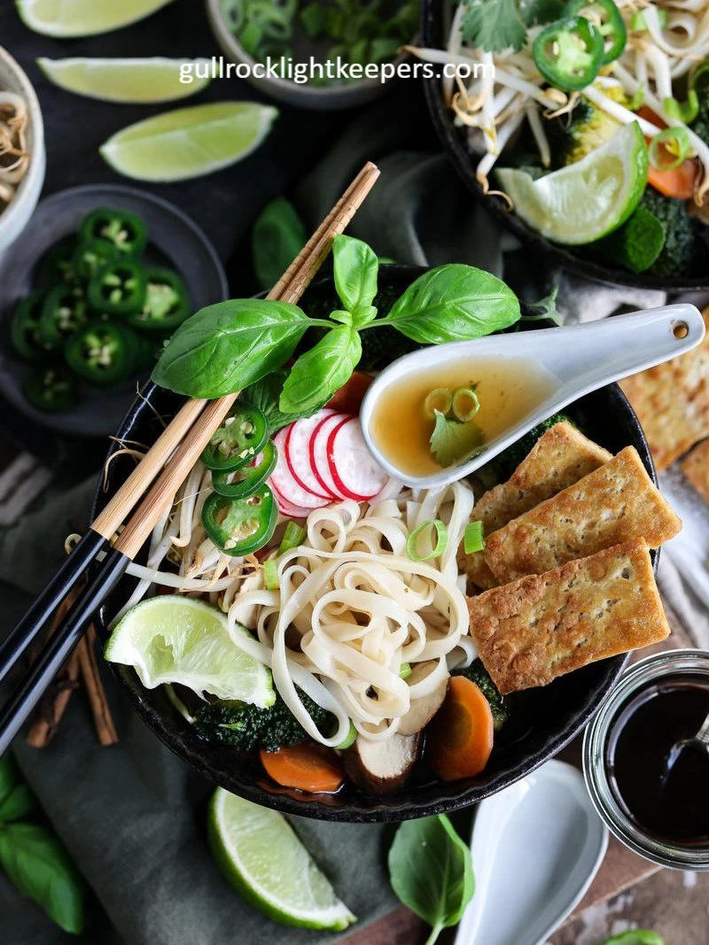 เฝอมังสวิรัติ เต้าหู้หอมสมุนไพร ซุปเวียดนามเพื่อคนรักสุขภาพ อร่อยเบาและปลอบประโลม
